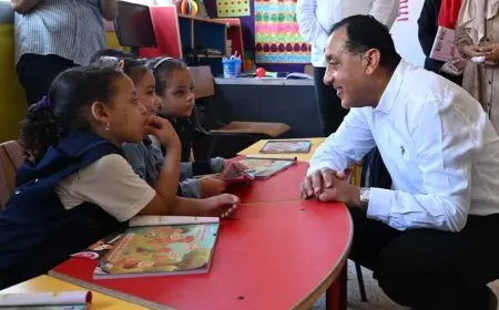 رئيس الوزراء يقوم بتغيير مسار جولته في المنوفية ويزور مدرسة في أشمون