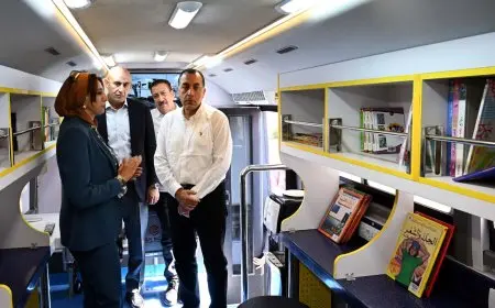 رئيس الوزراء يزور المكتبة المتنقلة في قرية شما بمركز أشمون لتعزيز الثقافة والمكتبات المتنقلة