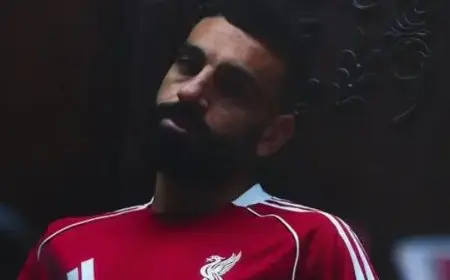 محمد صلاح يجلس على مقاعد بدلاء ليفربول في مواجهة جلطة سراي بدوري أبطال أوروبا