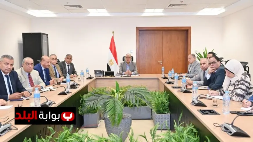وزير الري يراقب احتياجات المياه ويستعرض وضع إيرادات نهر النيل