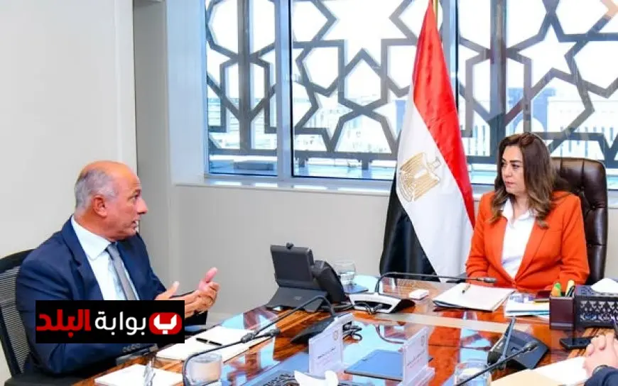 وزيرة التنمية المحلية تناقش التنسيق مع مساعد وزير الخارجية لشئون المناخ والبيئة في اجتماع هام