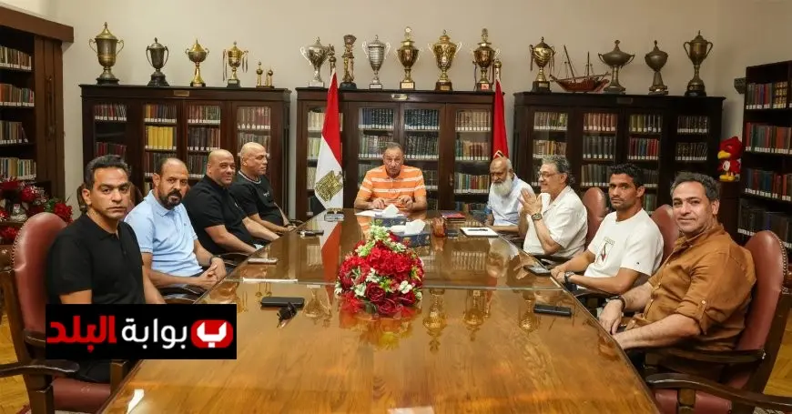 اجتماع الخطيب مع الجهاز الفني للأهلي يسلط الضوء على رؤية المدير الرياضي ولجنة التخطيط
