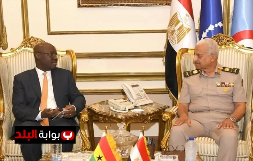 التقى الفريق أول عبدالمجيد صقر مع القائم بأعمال وزير الدفاع لجمهورية غانا لتعزيز التعاون العسكري