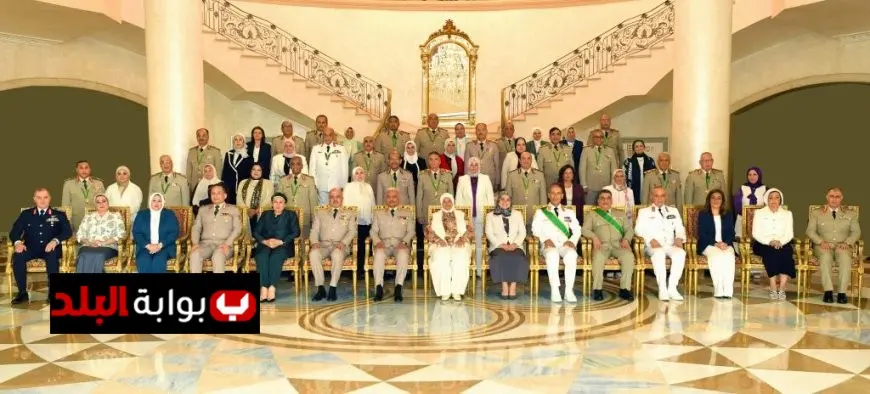 وزير الدفاع يكرم القادة المتميزين الذين بذلوا جهودهم الكبيرة في خدمة القوات المسلحة