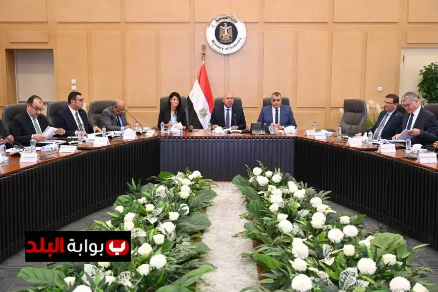 وزير الصناعة والنقل يقود الاجتماع الثلاثين للمجموعة الوزارية المعنية بالتنمية الصناعية