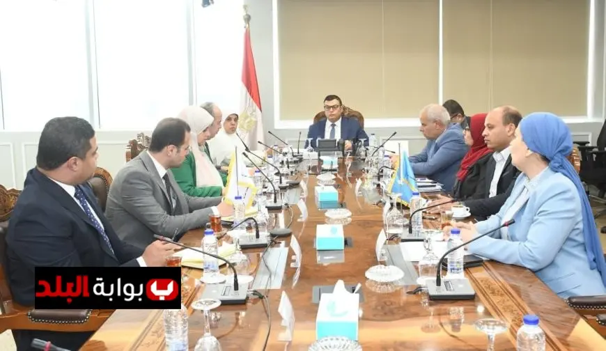 وزير الإسكان يراقب معايير وضوابط الإعلان على الطرق العامة لضمان السلامة والجودة