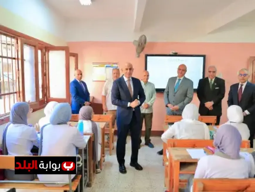 وزير التعليم يقوم بجولة تفقدية في المدارس ونسبة الحضور الطلابي تتجاوز 95% في اليوم الأول