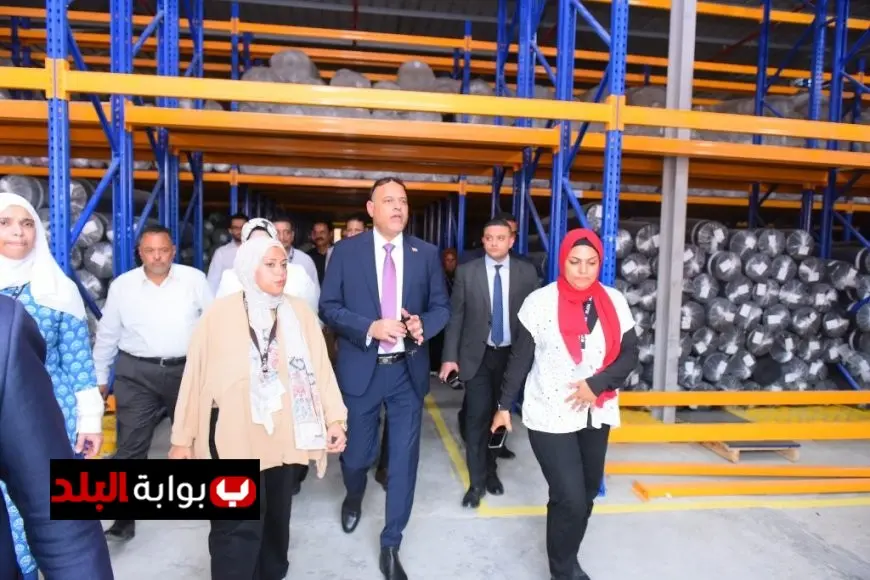 وزير العمل في زيارة ميدانية لشركة بلازا للملابس الجاهزة ضمن جولته في السويس