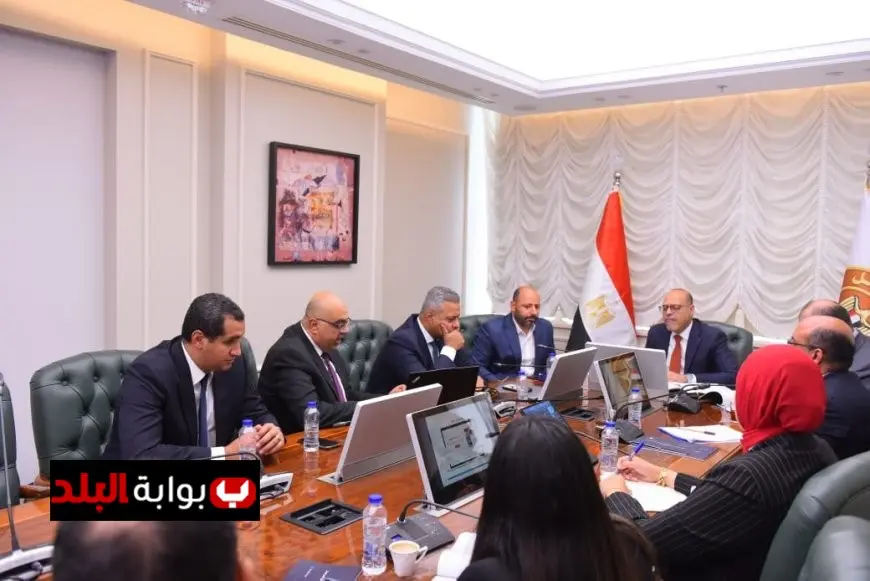 وزير العمل يطلق برنامج إلكتروني مبتكر لإدارة انتخابات النقابات العمالية