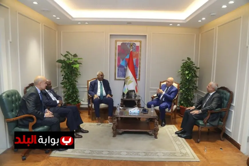 وزير الصناعة والنقل يستضيف رئيس سلطة الموانئ والمناطق الحرة والسفير الجيبوتي في القاهرة لتعزيز التعاون الاقتصادي