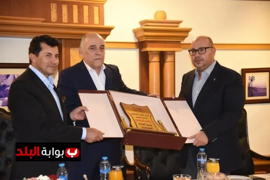 وزير الرياضة ورئيس اللجنة الأولمبية يزوران نادي الصيد في أكتوبر لمتابعة مشاريع التطوير