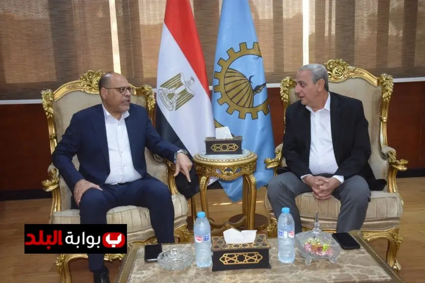 محافظ الغربية ووزير العمل يزوران موقع حريق مصنع المحلة الكبرى لمتابعة الحادث عن كثب