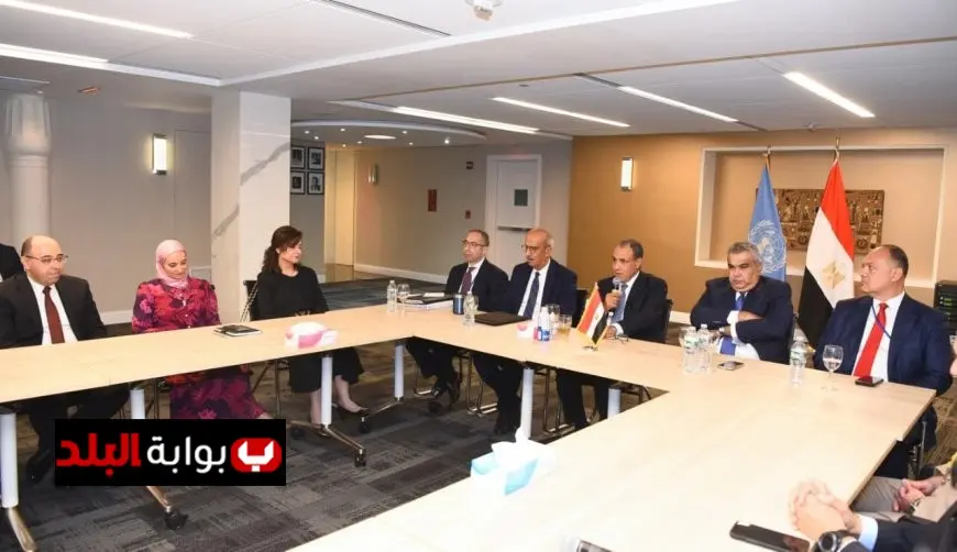 وزير الخارجية يجتمع مع أعضاء الوفد الدائم والقنصلية العامة في نيويورك لتعزيز العلاقات الدولية