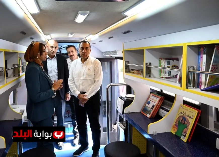 رئيس الوزراء يزور المكتبة المتنقلة في قرية شما بمركز أشمون لتعزيز الثقافة والمكتبات المتنقلة