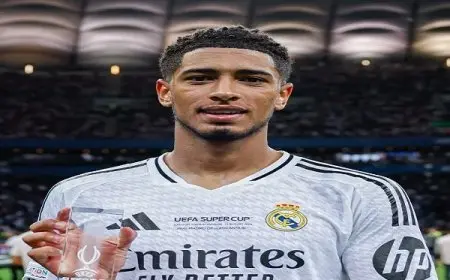 بيلينجهام ينال لقب أفضل لاعب في إنجلترا لعام 2025