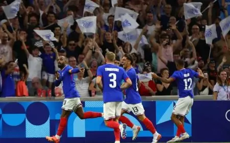 ديشامب يكشف عن تشكيلة منتخب فرنسا لمبارياته الحاسمة ضد أذربيجان وأيسلندا في تصفيات المونديال