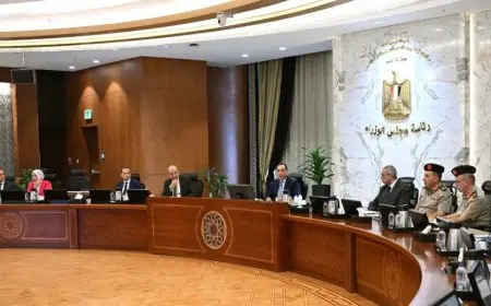 رئيس الوزراء يواصل متابعة تقدم مشروعات تطوير البنية التحتية وتحسين أنظمة التأمين في مطارات مصر