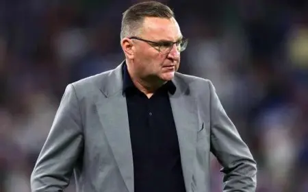 الأهلي يبدأ مفاوضات مع المدرب السابق لمنتخب بولندا لتعزيز الفريق