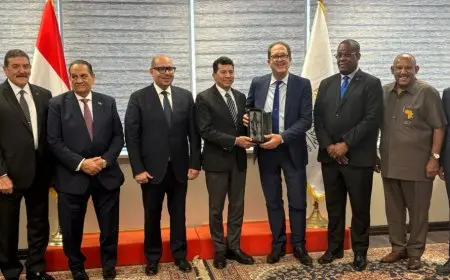 وزير الرياضة يناقش توقيع مذكرة تفاهم مع الأنوكا والأوكسا والاتحاد الإفريقي السياسي