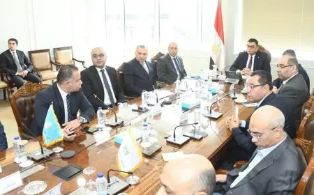 وزير الإسكان يناقش خطة تشغيل مشروع حدائق تلال الفسطاط في اجتماع مهم