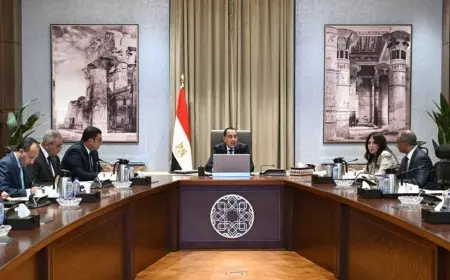 رئيس الوزراء يراقب تقدم تشغيل محطات تحلية المياه في شمال سيناء