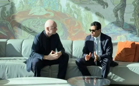 وزير الرياضة يناقش قضايا رياضية مع رئيس الفيفا خلال مؤتمر شرم الشيخ للسلام