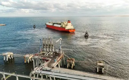 وزارة البترول تبرز نجاحها في تصدير شحنة غاز جديدة إلى إيطاليا من مجمع ادكو للغاز المسال