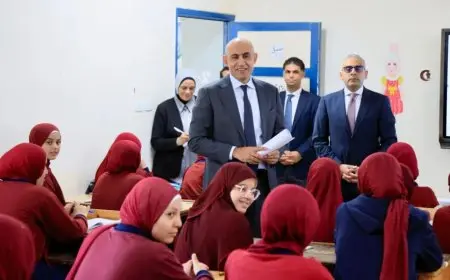 وزير التعليم يقوم بزيارة غير متوقعة لمدارس الفيوم ويتفاعل مع الطلاب
