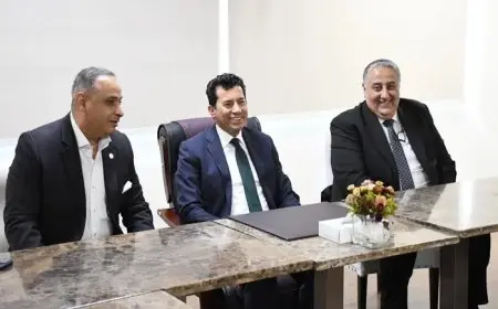 وزير الرياضة يلتقي بلاعبي المنتخب الوطني قبل البطولة العالمية للتايكوندو في الصين