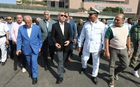 محافظ القاهرة يقوم بجولة تفقدية في مواقف النقل الجماعي للتأكد من التزام المواطنين بالتعريفة الجديدة