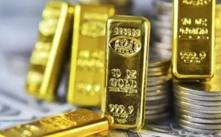 الذهب يحقق ارتفاعا تاريخيا جديدا متجاوزا 4300 دولار للأوقية