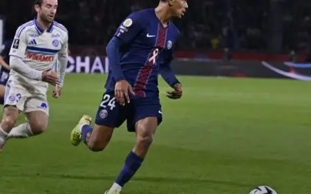 باريس سان جيرمان يتعثر مجددًا بتعادل مثير مع ستراسبورج في منافسات الدوري الفرنسي