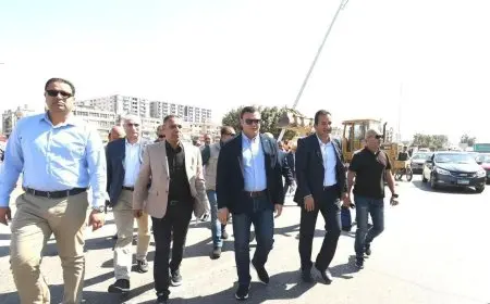 وزير الإسكان يزور مشروعات تطوير الطرق والمحاور في مدينة العاشر من رمضان