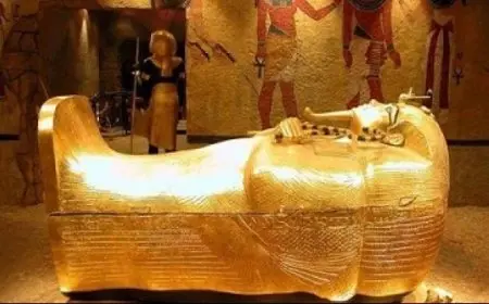 استعدادات غلق قاعة توت عنخ آمون بالتحرير تمهيدًا لنقله للمتحف الكبير غدًا