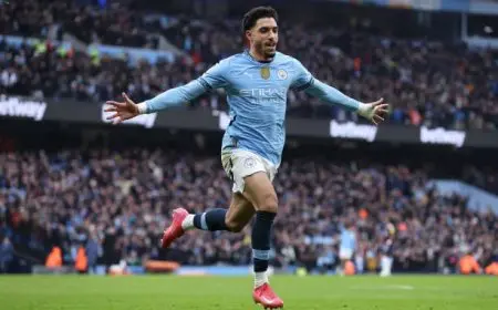 جواردويلا يثني على عمر مرموش نجم هدّاف من الطراز الرفيع