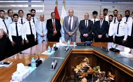 وزير الطيران المدني يؤكد استمرار مصر في دعم وتأهيل الكوادر العربية في صناعة الطيران