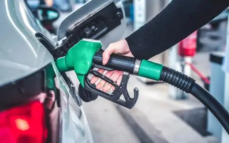 مدبولي يؤكد استقرار أسعار البنزين مع إمكانية رفعها أو خفضها بعد عام