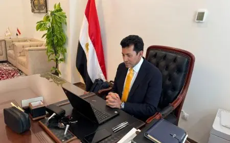 وزير الرياضة يحتفي بمحمد حسن بعد إحرازه الذهبية العالمية في المصارعة