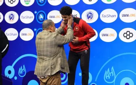 محمد حسن يعبّر عن امتنانه لوزير الرياضة ورئيس اللجنة الأولمبية بعد فوزه بذهبية بطولة العالم