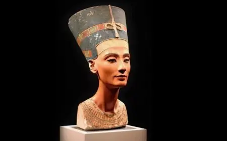 زاهي حواس يكشف عن قرب اكتشاف مقبرة نفرتيتي ويفضح سر جاذبية المومياوات للمتحف