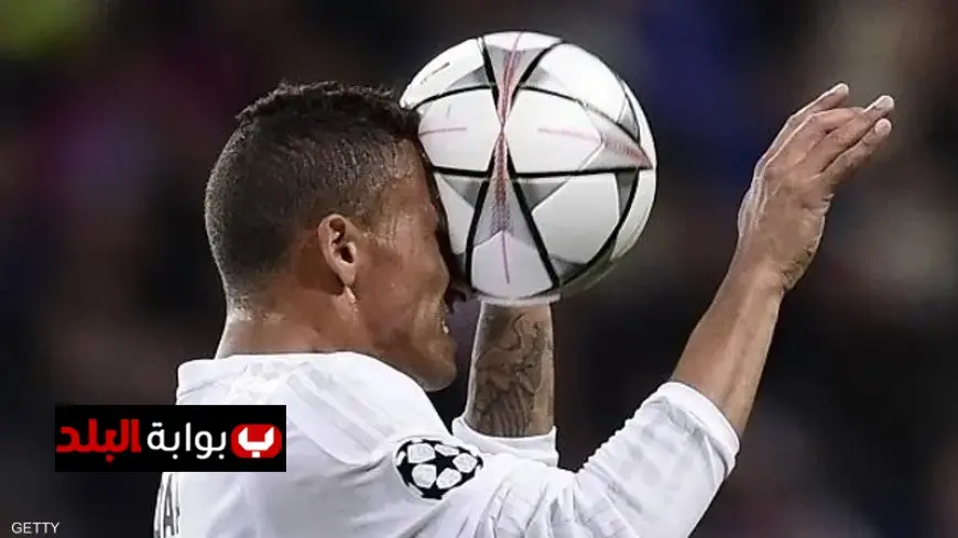 دراسة أمريكية تكشف تأثير ضربات الرأس المتكررة في كرة القدم على الذاكرة وصحة الدماغ