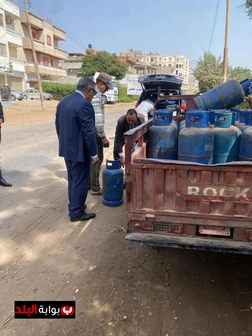 محافظ الدقهلية يواصل جولاته المفاجئة ويتحقق من وزن ومواصفات أسطوانات الغاز في منية النصر