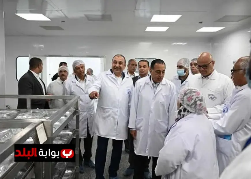 رئيس الوزراء يزور مصانع الأدوية الصلبة والمحاليل الوريدية لتعزيز الإنتاج المحلي