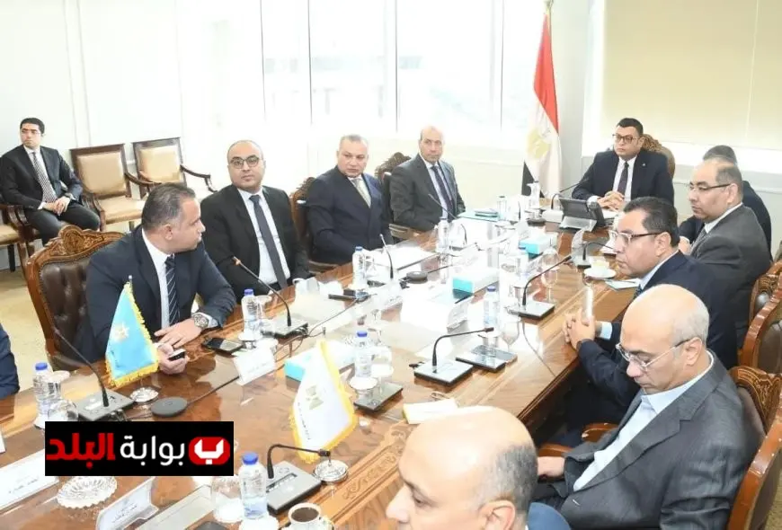 وزير الإسكان يناقش خطة تشغيل مشروع حدائق تلال الفسطاط في اجتماع مهم