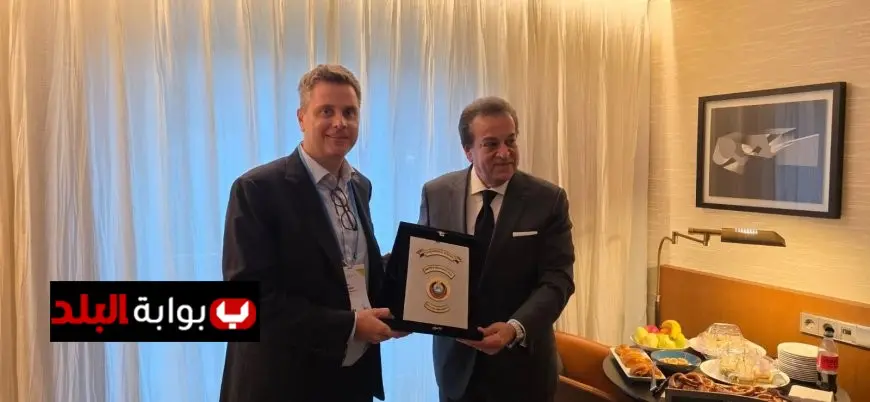 وزير الصحة يعقد جلسة مباحثات حول التعاون الصحي مع شركة روش في قمة برلين 2025