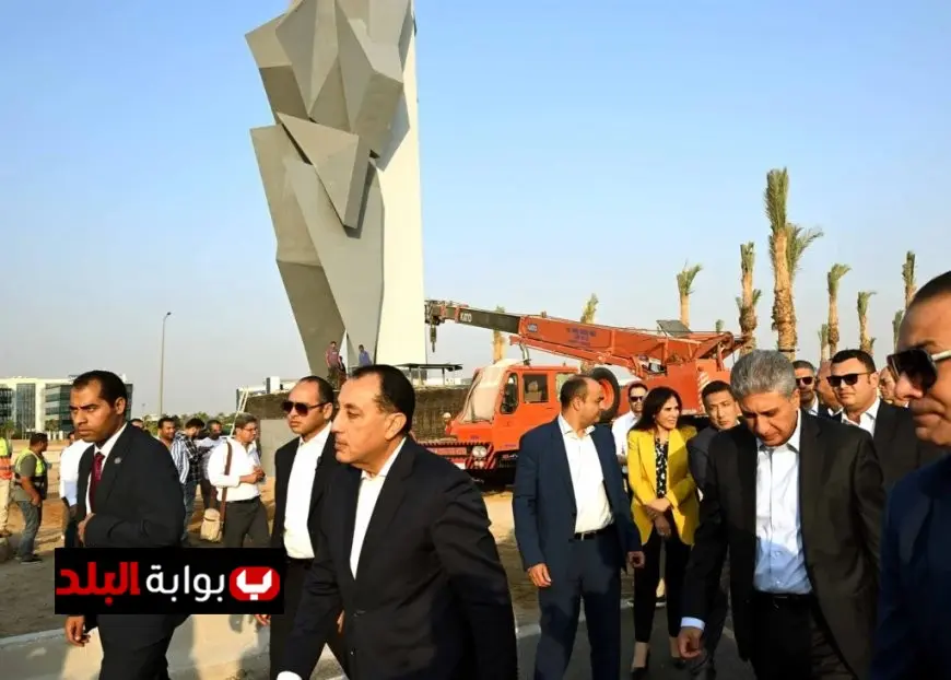 رئيس الوزراء يتفقد أعمال تطوير محيط وطرق المتحف المصري الكبير قبل افتتاحه بـ15 يومًا