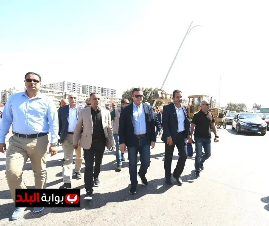 وزير الإسكان يزور مشروعات تطوير الطرق والمحاور في مدينة العاشر من رمضان