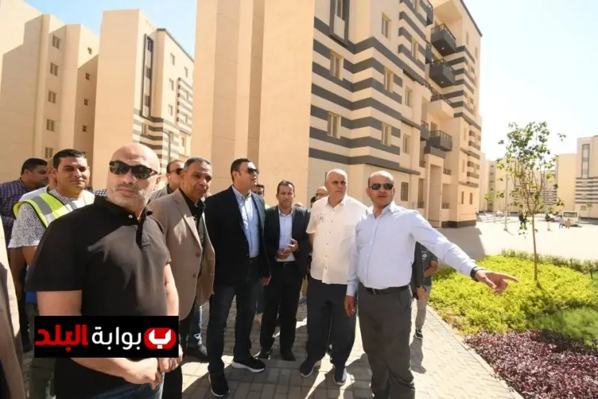 تفقد وزير الإسكان وحدات سكن لكل المصريين بمدينة العاشر من رمضان ضمن المبادرة الرئاسية