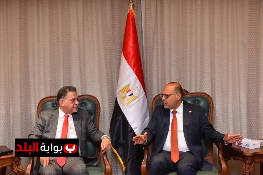 وزير العمل يلتقي نائب رئيس غرفة تجارة قطر لمناقشة تعزيز التعاون ونتائج زيارة الدوحة