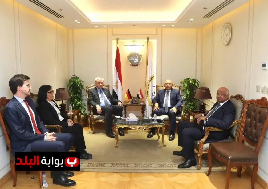 وزير الصناعة والنقل يؤكد استعداد مصر لتصبح مركزاً رائداً لصناعة السيارات في المنطقة